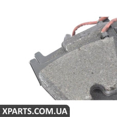 Комплект передних тормозных колодок VAG 8V0698151L