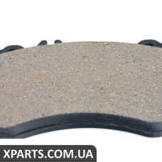Комплект передніх гальмівних колодок Mercedes Benz 0084203220