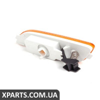 Бічний покажчик бампера - праворуч VAG 1Q0945072B