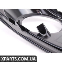 Решітка протитуманної фари - глянсова чорна з хромованим оздобленням - ліва VAG 8P0807681AET94