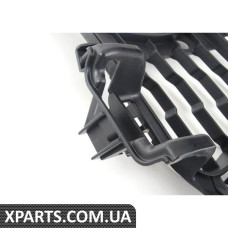 Решітка переднього бампера - права BMW 51118057324