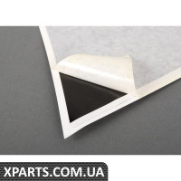 Капюшон у смужку праворуч - чорний з білими краями BMW 51147281522