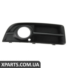 Решітка протитуманної фари (A3 8P, права) VAG 8P4807682F