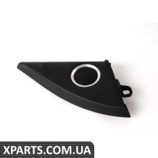 8K0035424A4PK VAG Верхня решітка динаміка — права