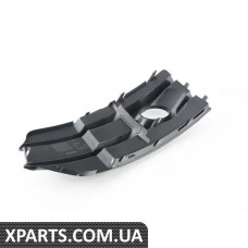 8R0807682G01C VAG Решітка протитуманних фар - матово-чорна - права