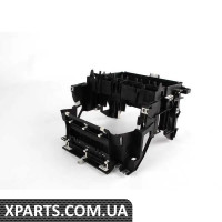 8P0858005D VAG Монтажний кронштейн для радіо