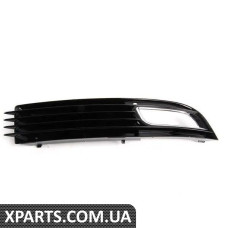 4E0807680B VAG Протитуманна решітка - права