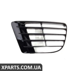 5K0853666E041 VAG Грати бампера - пасажир