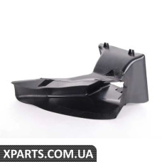 8E0117335K VAG Напрямна повітря проміжного охолоджувача - ліва