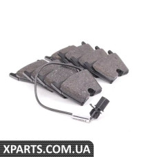 8T0698151D VAG Комплект передних тормозных колодок