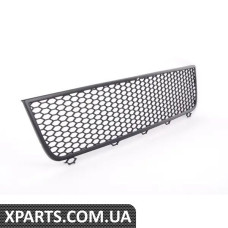 8E0071613A041 VAG Нижні центральні грати — чорна сітка