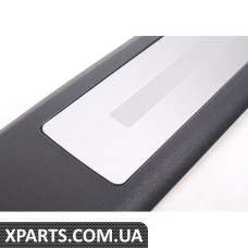 8E0853373P01C VAG Накладки на пороги передніх дверей - чорний матовий / метал - лівий