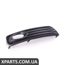 8T0807681B01C VAG решетка противотуманных фар - левая