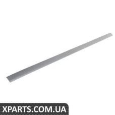 8D0853954GRU VAG Центральний молдинг передніх дверей - ґрунтовка - права