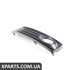 8T0807682D01C VAG Решетка противотуманных фар - правая