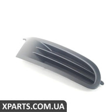 1K9853666A9B9 VAG Грати бампера - права