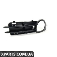 8P4807682B VAG Решітка протитуманних фар - права