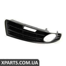 3C0853666A9B9 VAG Грати бампера - права