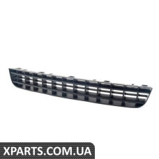 8N0807683D3FZ VAG Нижня решітка — Satin Black — Center — (БІЛЬШЕ НЕДОСТУПНО)