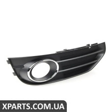 8K0807682H01C VAG Решітка протитуманних фар - матово-чорна - права