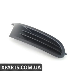 5K0853666A9B9 VAG Грати бампера - права