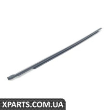 8E0837478C VAG Ущільнювач прорізу переднього зовнішнього вікна - правий