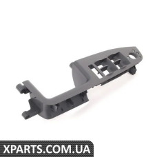 8E1867171C7PE VAG Рамка склопідйомника - шаблеподібна (чорна) - ліва
