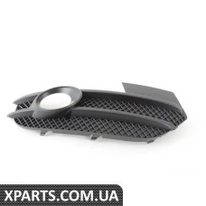 8U0807682ASP9 VAG Решітка протитуманних фар - права