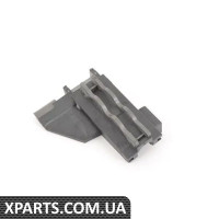 8D5877484 VAG Напрямна переднього люка - права