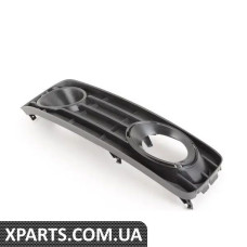 8T0807682E01C VAG Решетка противотуманных фар - правая