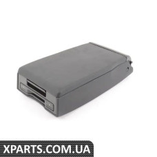 8E0885081AJ86R VAG Задній підлокітник - Шовкова шкіра Nappa - Sabre (чорний)