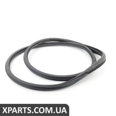 8P4833721A28P VAG Ущільнювач задніх внутрішніх дверей — Sabre (чорний) — Ціна вказана за штуку