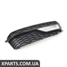 8T0807682K01C VAG Решітка протитуманних фар - права - матово-чорна