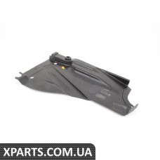 8E0825216R VAG Задня облицювання днища — переднє положення — праворуч