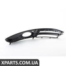 4F0807682Q01C VAG Решітка протитуманних фар - права