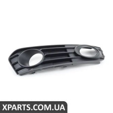 8K0807682B01C VAG Решітка протитуманних фар - матово-чорна - права