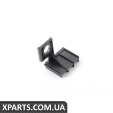 8J0805638 VAG Кронштейн крила - переднє положення - праворуч