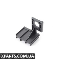 8J0805637 VAG Кронштейн крила - переднє положення - лівий