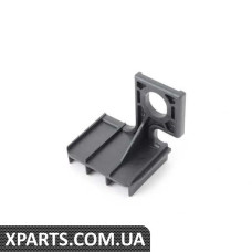 8J0805637 VAG Кронштейн крила - переднє положення - лівий