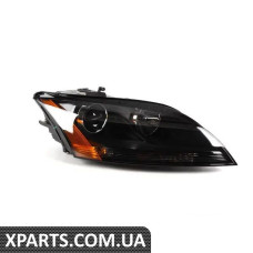 8J0941004P VAG Галогенна фара - права